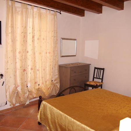 La Finestra Sotto La Rocca Apartment Cefalu Room photo